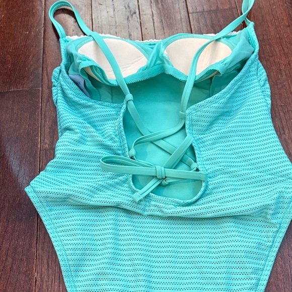 Shade and Shore Turquoise One-Piece Swimsuit - Picture 3 of 5